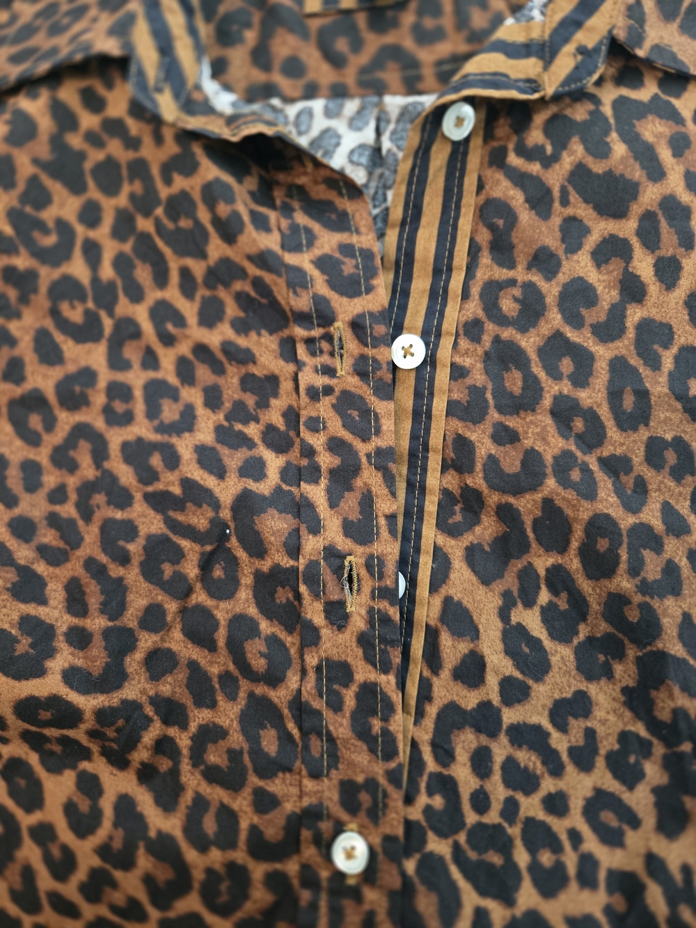 NWOT Talbots Brown and Black Leopard Print Button-Down Shirt Womens Size M - Picture 6 of 13
